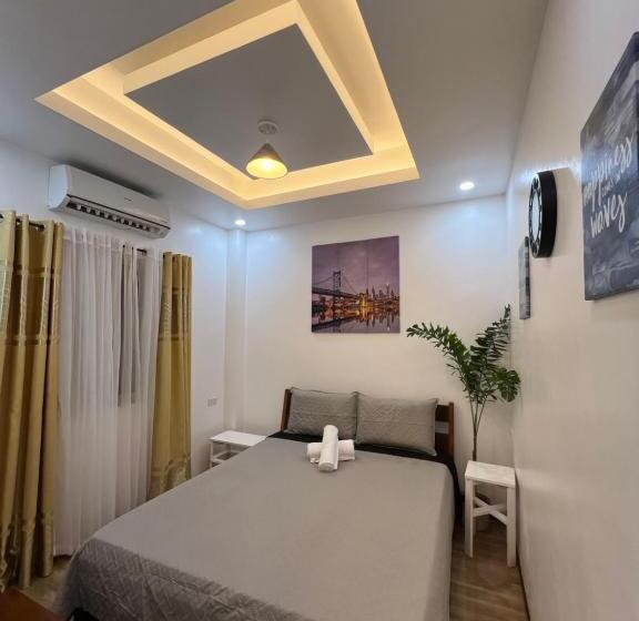 اتاق استاندارد سه تخته با چشم‌انداز باغ, Rich Vania Suites