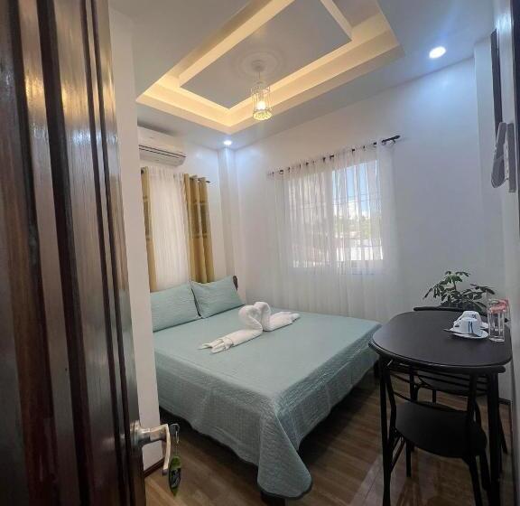 اتاق لوکس با چشم‌انداز باغ, Rich Vania Suites