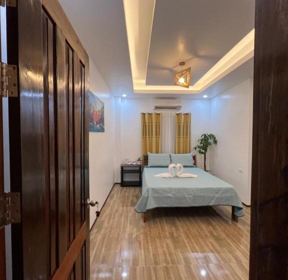 اتاق لوکس با چشم‌انداز باغ, Rich Vania Suites