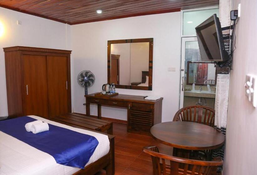 エコノミールーム, Sara