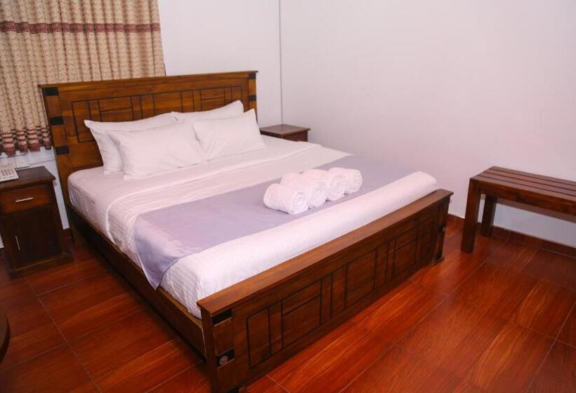 スタンダードルーム, Sara