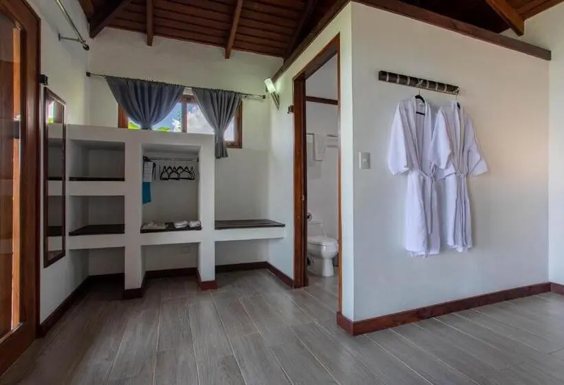 Standard-huone King-vuode, The Tranquilo Lodge, Adult Only, All Meals Included