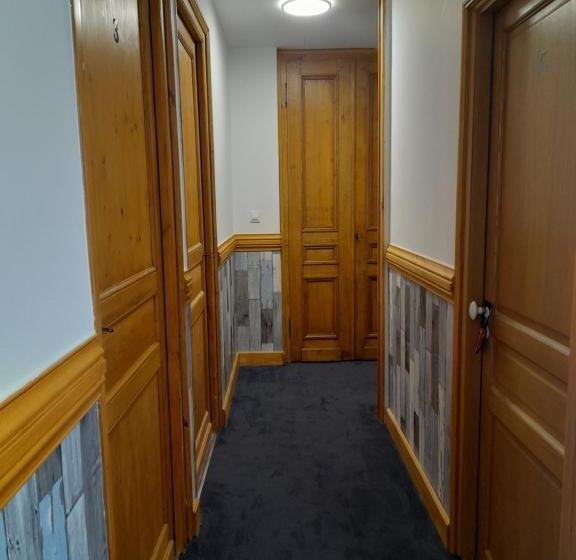 סטודיו דלוקס, Laetitia Et Claude