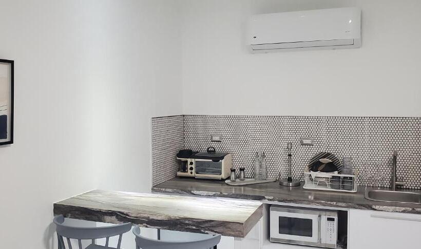 استودیو استاندارد با بالکن, 2 Palmas Str