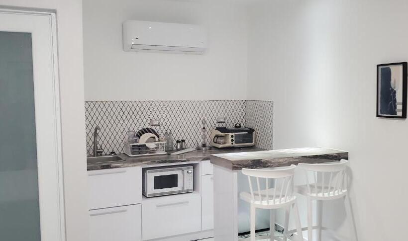 استودیو استاندارد با بالکن, 2 Palmas Str