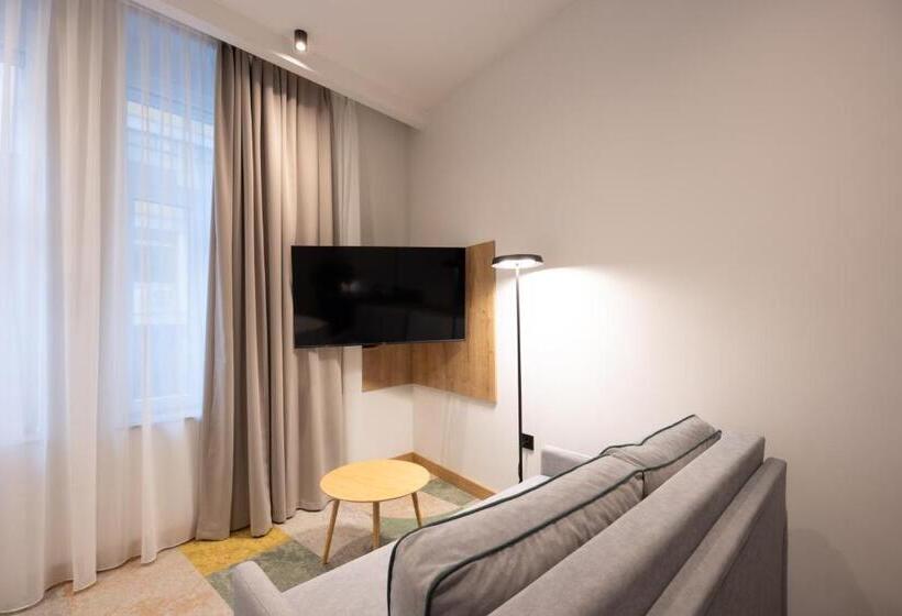 סוויטת ג'וניור, Hop Inn Rooms & Suites