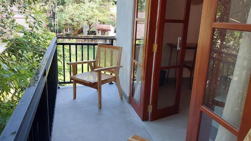 חדר סטנדרט עם מרפסת, The Native Weligama