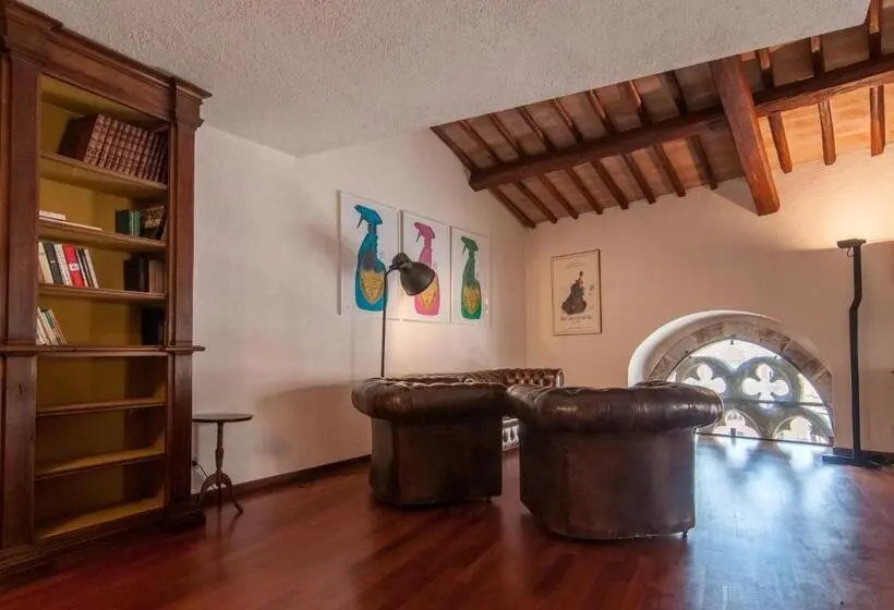 1 Bedroom Penthouse Apartment, Umbrian Concierge   Duomo Accommodations