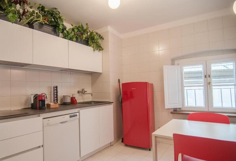 1 Bedroom Penthouse Apartment, Umbrian Concierge   Duomo Accommodations