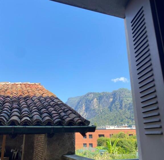 غرفة رباعية اقتصادية مع حمام مشترك, Yellow House Guest House