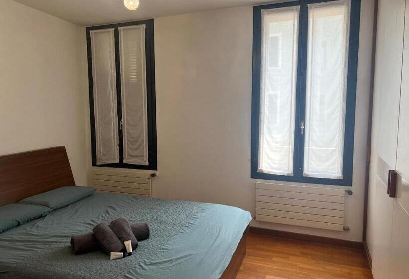 غرفة قياسية حمام مشترك, Yellow House Guest House