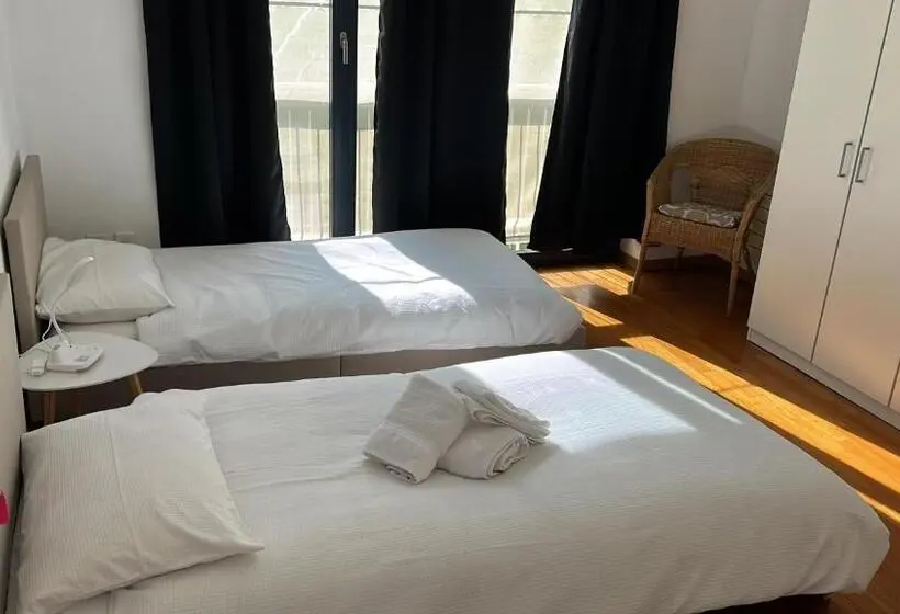 Standard-huone Jaettu Kylpyhuone, Yellow House Guest House