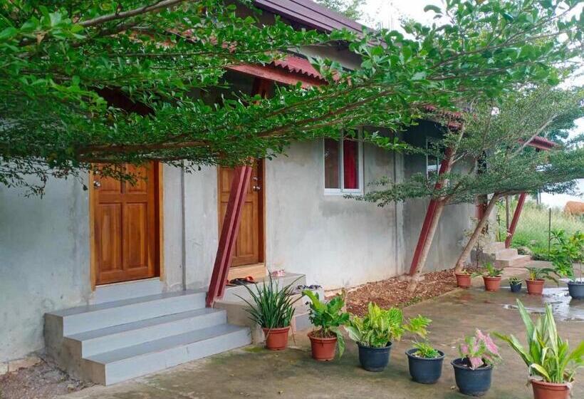 Семейный Номер, Yfs Guesthouse With Motorbike