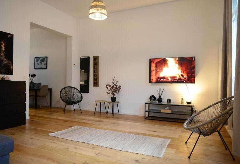 آپارتمان 1 خوابه, National City Apartments