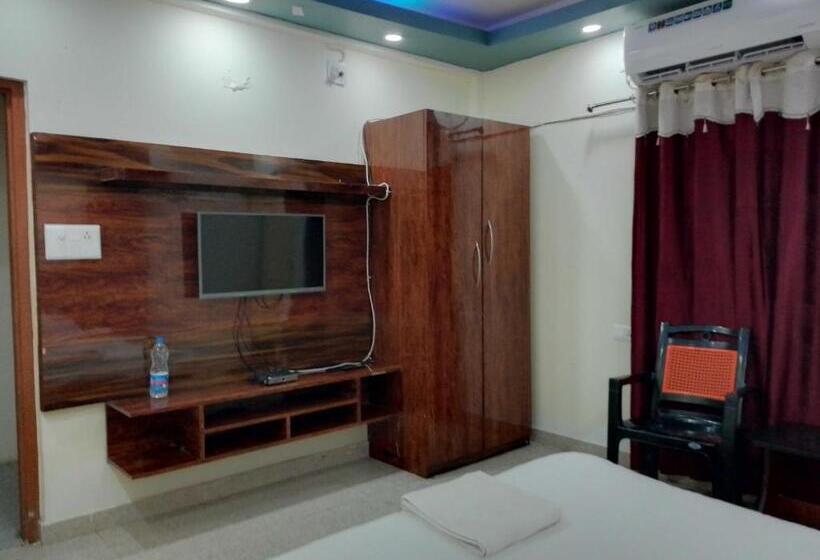 اتاق کلاسیک سه تخته, Flagship Hotel Ganpat