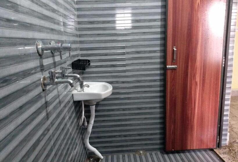 اتاق کلاسیک سه تخته, Flagship Hotel Ganpat