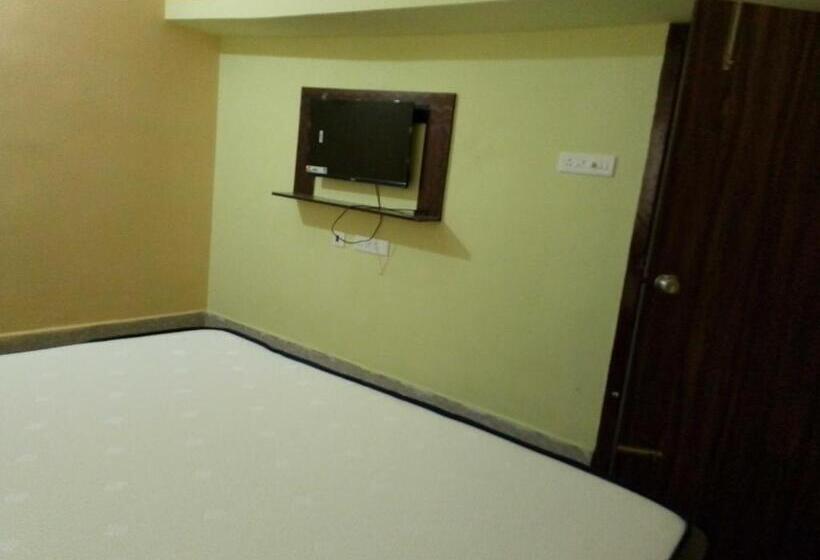 اتاق کلاسیک سه تخته, Flagship Hotel Ganpat