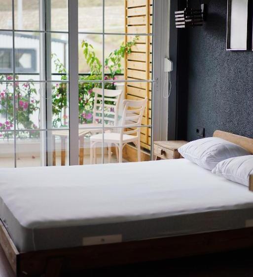 اتاق لوکس با بالکن, Lb Boutique