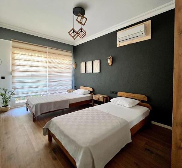 اتاق لوکس با بالکن, Lb Boutique