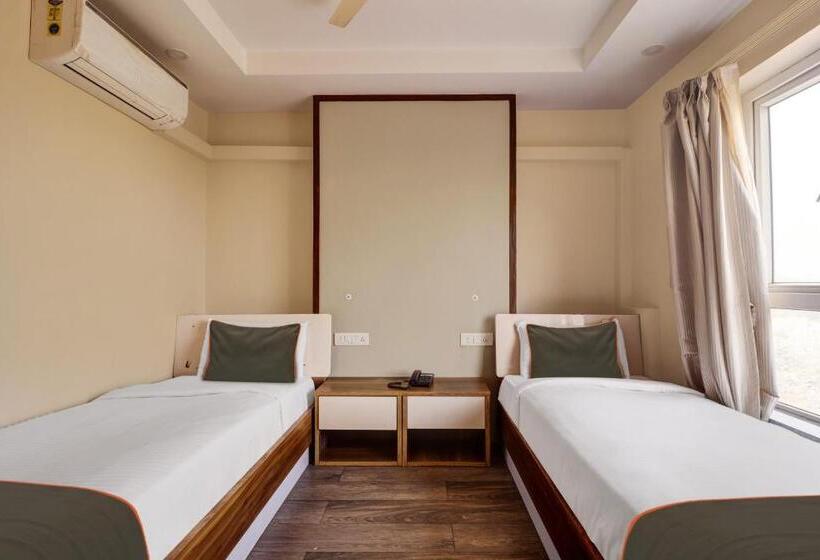 三人经典房间, Kailash Inn