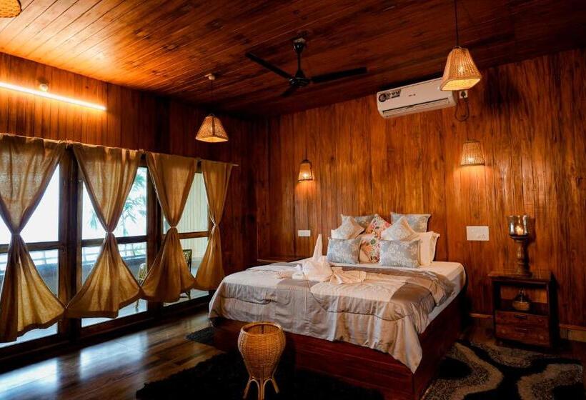 اتاق سوپریور با تخت بزرگ, Driftwood Beach Resort
