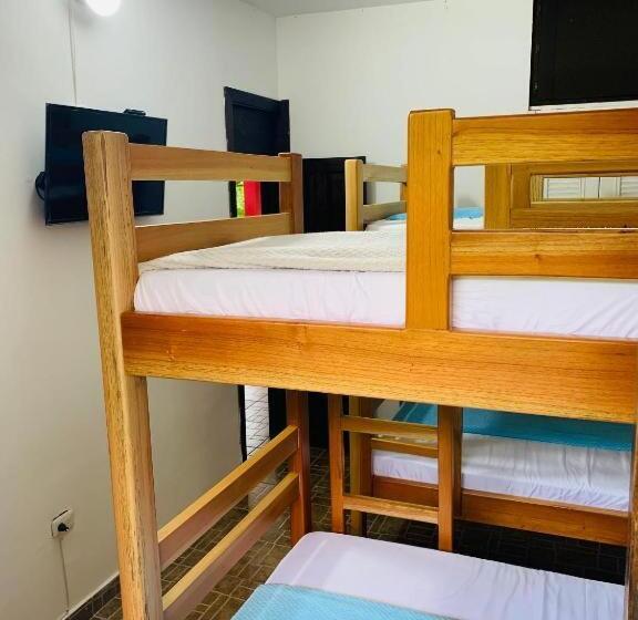 浴室共有スタンダード4人用ルーム, Finca Hotel Calle Jardin