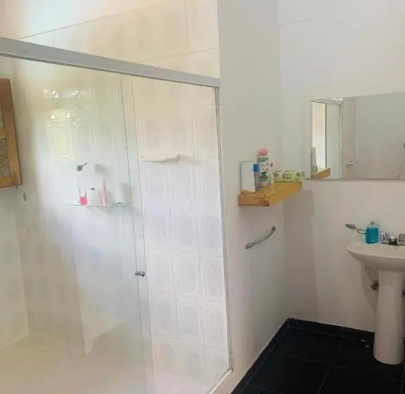 Standard Neljän Hengen Huone Jaettu Kylpyhuone, Finca Hotel Calle Jardin