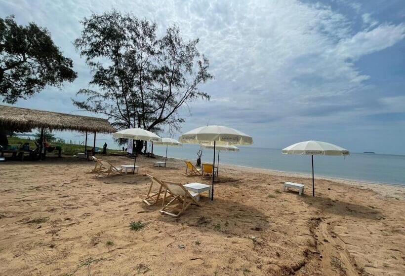 Люкс Вид на Море, Creamii Cafe Beach Rayong