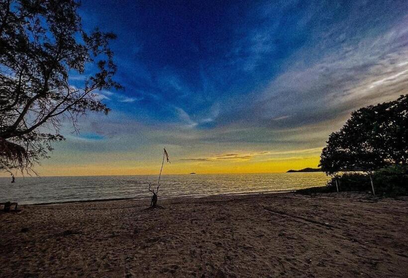 Люкс Вид на Море, Creamii Cafe Beach Rayong
