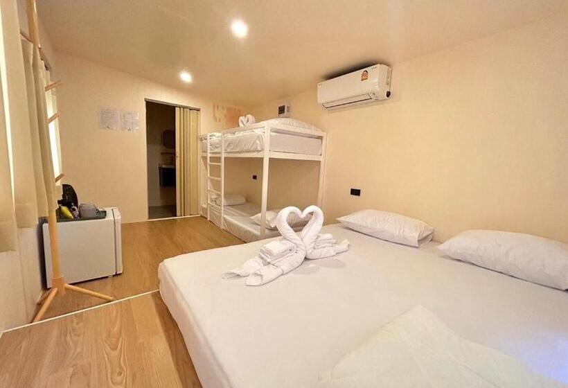 חדר משפחתי נוף לים, Creamii Cafe Beach Rayong