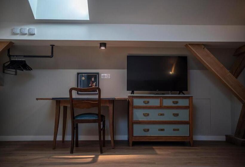 スーペリアファミリールーム, Hôtel Du Domaine Saint Loup