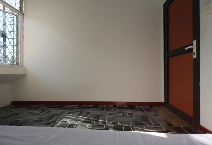 חדר סופריור יחיד, Spot On 93312 Homestay Orange