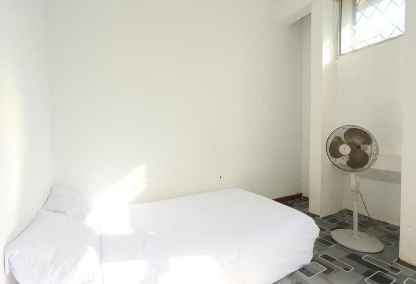 חדר סופריור יחיד, Spot On 93312 Homestay Orange