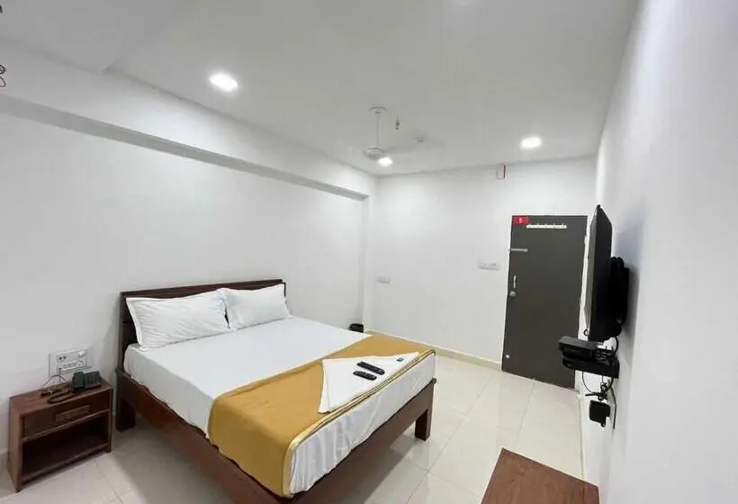 Classic Kolmen Hengen Huone, Oyo Hotel Nature Peak
