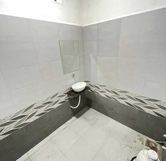 트리플 클래식 룸, Oyo Hotel Nature Peak