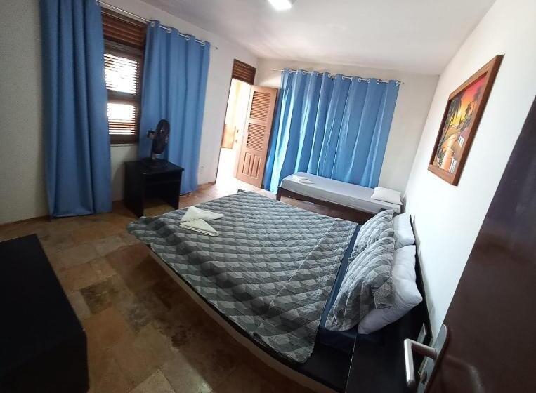 חדר קלאסי לשלושה, Mansao922