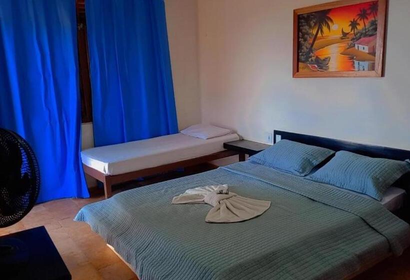 חדר קלאסי לשלושה, Mansao922