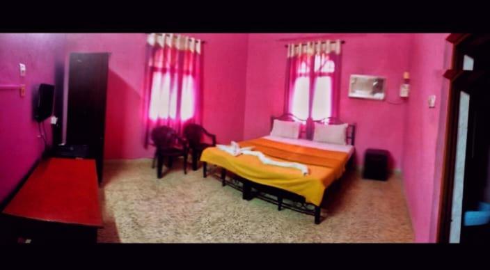 Deluxe Szoba Erkéllyel, Sky Trip Maker Ashley Haven House