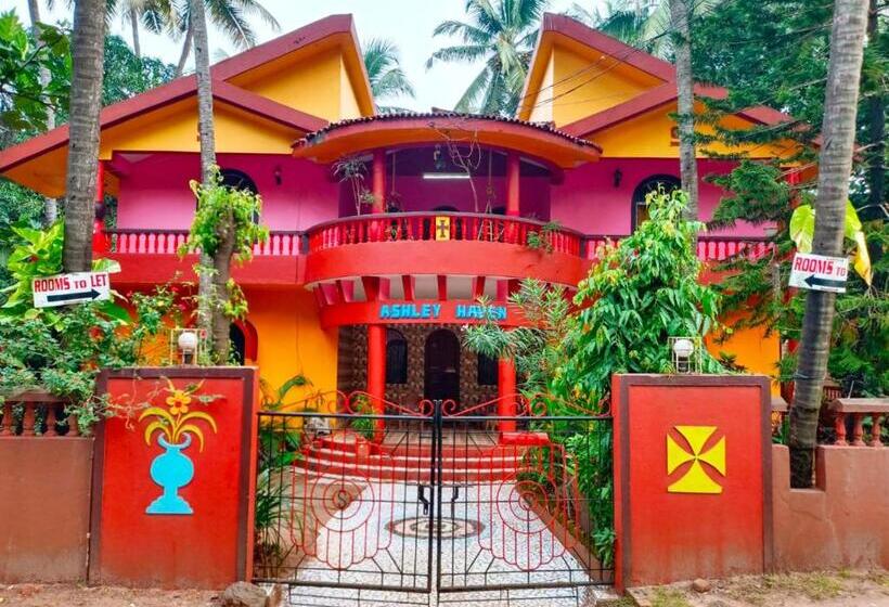 Deluxe Szoba Erkéllyel, Sky Trip Maker Ashley Haven House