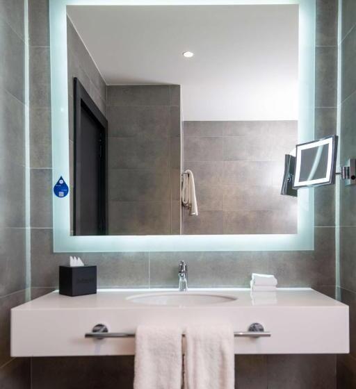 اتاق سوپریور, Radisson Blu Hotel, Amman Galleria Mall