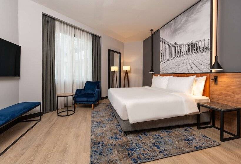 سوییت جونیور, Radisson Blu Hotel, Amman Galleria Mall