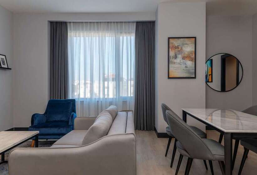 سوئیت پریمیوم, Radisson Blu Hotel, Amman Galleria Mall