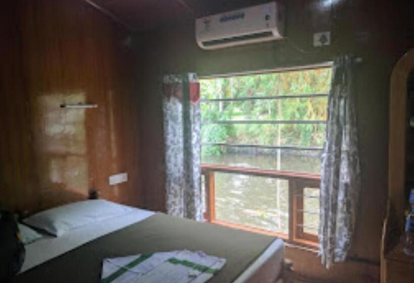 חדר דלוקס, Canoe Ville Kerala