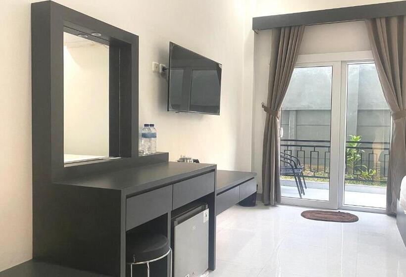اتاق استاندارد, Urbanview Hotel And Lampung By Reddoorz