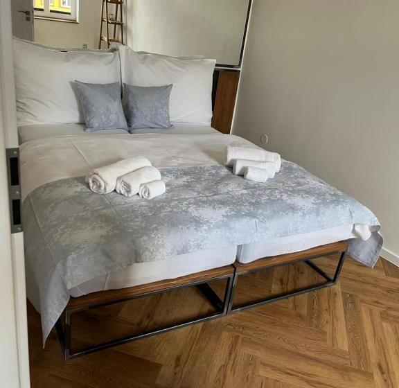 شقة غرفة نوم واحدة مزودة بشُرفة, Apartmány Malé Náměstí, Broumov