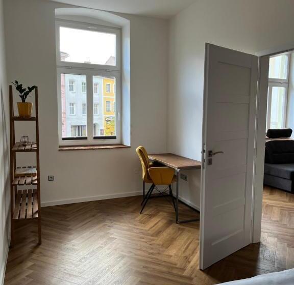 Апартаменты 1 Спальня с Балконом, Apartmány Malé Náměstí, Broumov