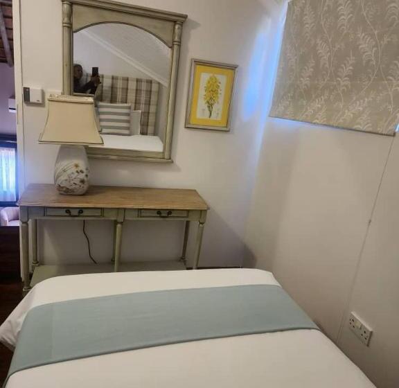 اتاق استاندارد, Stone Town Guesthouse