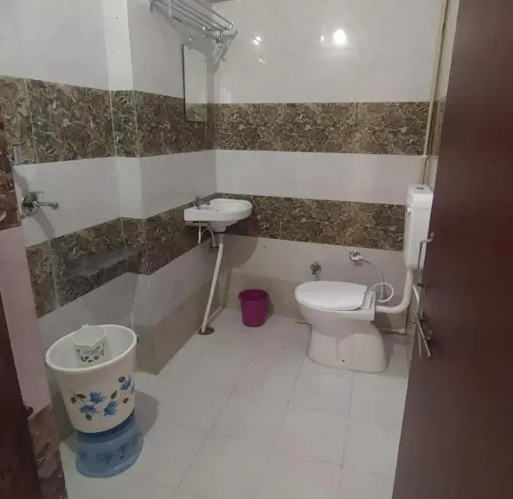 Deluxe-huone, O Girdharwal Resort