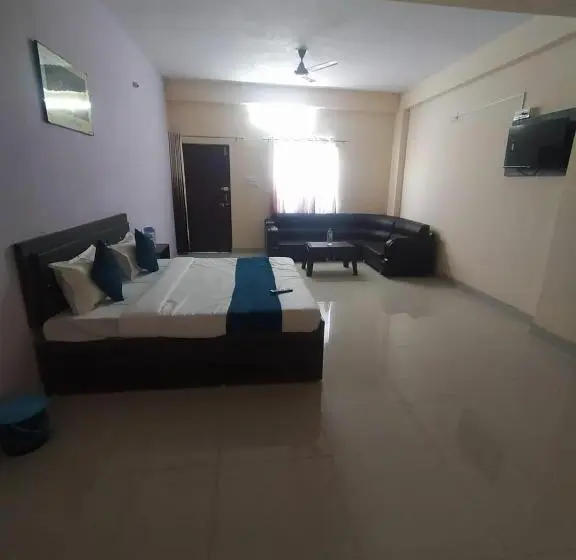 Economy-huone, O Girdharwal Resort