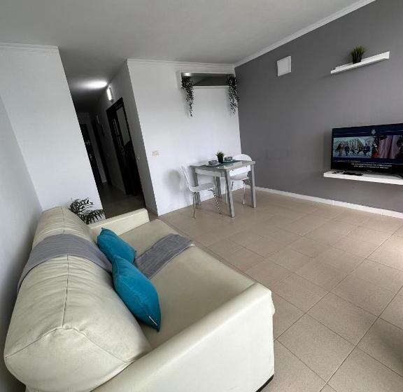 דירת חדר נוף לבריכה, Golf Del Sur Tenerife   Casa Barrera Verde Green Park La Corbeta